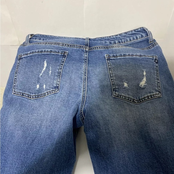 Maurices Women's Size 8 Straight Mid Rise Medium Wash Blue Jeans - Picture 4 of 4